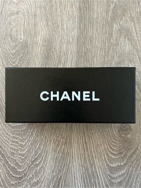 Chanel Box (BB80)